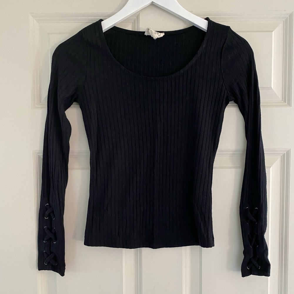 La Hearts top
